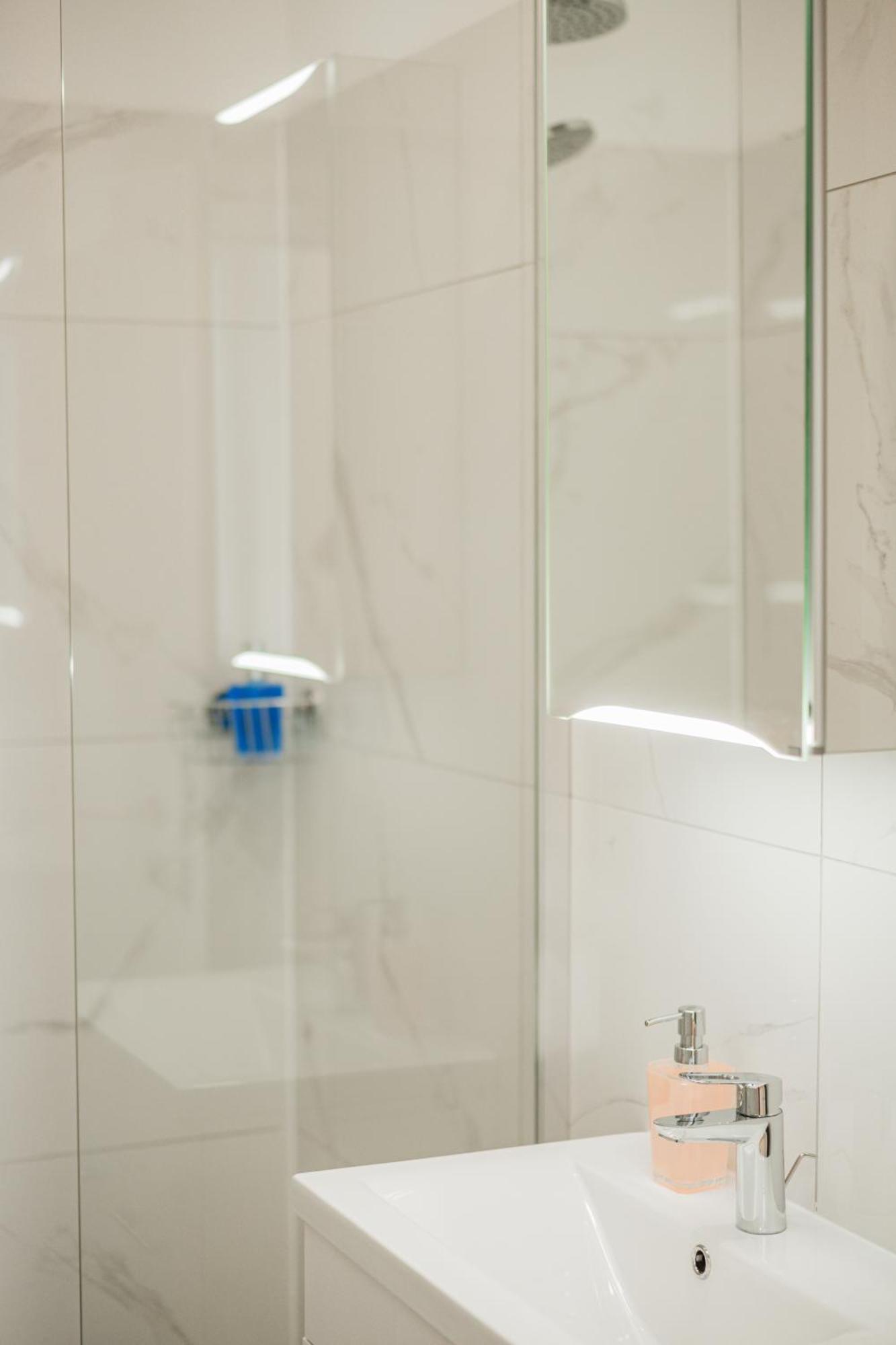 Chic Central City Rooms By Home2 เวียนนา ภายนอก รูปภาพ